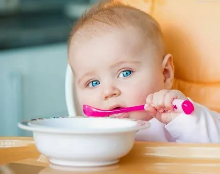 Introducerea alimentelor complementare și atunci când Introducerea alimentelor complementare și atunci când