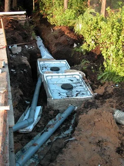 Fosa septica de containere cubice cu propriile lor mâini