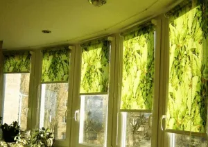 Jaluzele pentru balcoane cu mâinile lor Jaluzele pentru balcoane cu mâinile lor