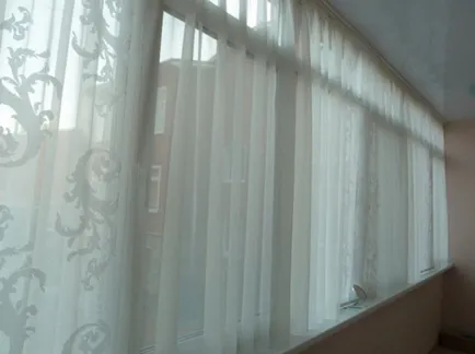 Jaluzele pentru balcoane cu mâinile lor Jaluzele pentru balcoane cu mâinile lor