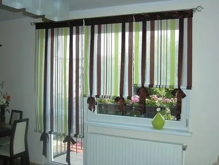 Jaluzele pentru balcoane cu mâinile lor Jaluzele pentru balcoane cu mâinile lor
