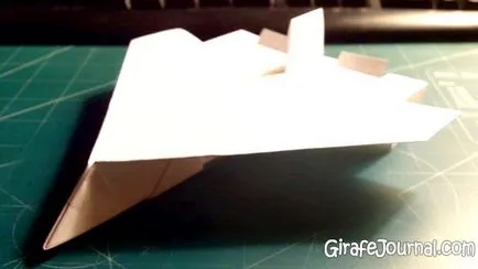 10 moduri de modul de a face un avion de hârtie, video, diagrame (obligatoriu) 10 moduri de modul de a face un avion de hârtie, video, grafice