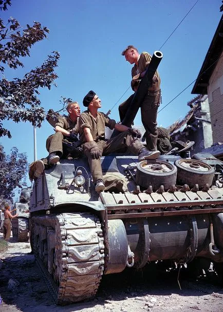 American rezervor mediu M4 Sherman, istoria și privire de ansamblu interior și exterior (intermediar) American rezervor mediu M4 Sherman, istoria și privire de ansamblu interior și exterior