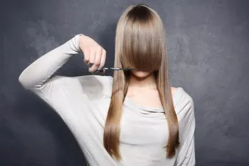 Bang-ul este cel mai bun mod de a schimba aspectul, astfel încât să taie breton în sine trebuie să știe