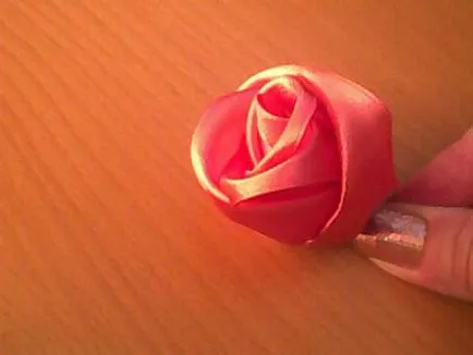 Rosebud din panglică de mătase (foto, video) - Technopolis mâine