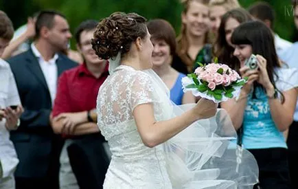 Ce se poate face cu nuntași în timpul plimbării