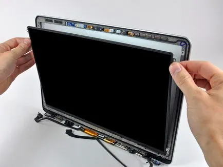 Ce se întâmplă dacă ecranul laptop-ului prăbușit