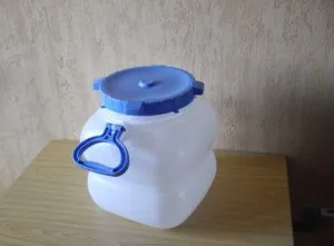 Ciclonul curat de vid cu mâinile lor din materiale de fier vechi în câteva zile (improvizate) Ciclonul aspirator de vid cu mâinile lor din resturi de materiale, pentru câteva zile