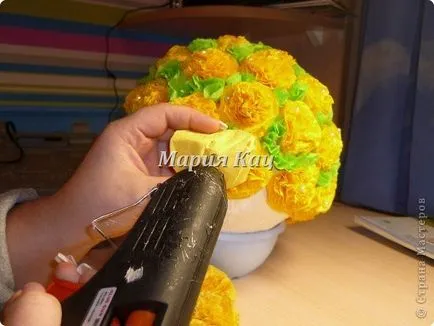 Flori din servetele cu atelierul lor mâini, instrucțiuni pas cu pas, fotografii și tutoriale video (flori de servetele cu mâinile lor: o clasă de master detaliate pentru începători) Flori din servetele cu atelier mâinile lor, instrucțiuni pas cu pas, fotografii și tutoriale video