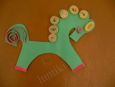 Copiii de appliqué hârtie colorată cu mâinile microni dvs. de selecție