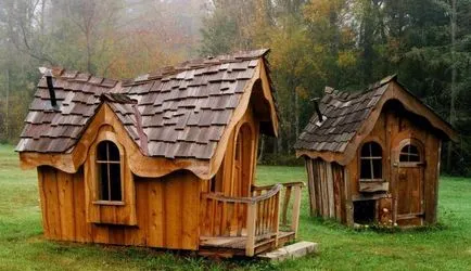 Casa din lemn pentru copilul cu mâinile sale desene, fotografii