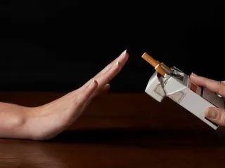 În cazul în care se poate fuma pe stradă și în curtea unei case cu apartamente