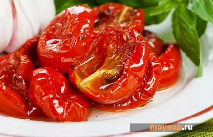salată italiană cu roșii uscate, rucola si pui fraged (tomate) salată italiană cu roșii uscate, arugula și vergelele de pui fraged