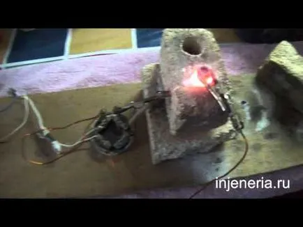 Inginerie - cuptor cu arc electric cu mâinile lor