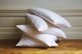 Care este cel mai bun perna pentru dormit dimensiuni, tipuri de perne