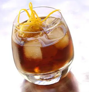 Cum și cu ce să bea cocktail-uri Martini Bianco, gustări (băuturi) Cum și cu ce să bea cocktail-uri Martini Bianco, gustări