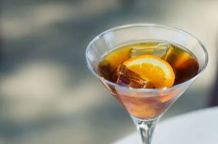Cum și cu ce bea un martini bianco la domiciliu