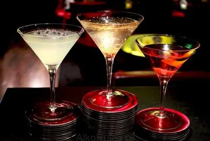 Ca și în cazul de băut decât bianco martini (ca de baut decat bianco martini) Cum și cu ce bea un martini bianco