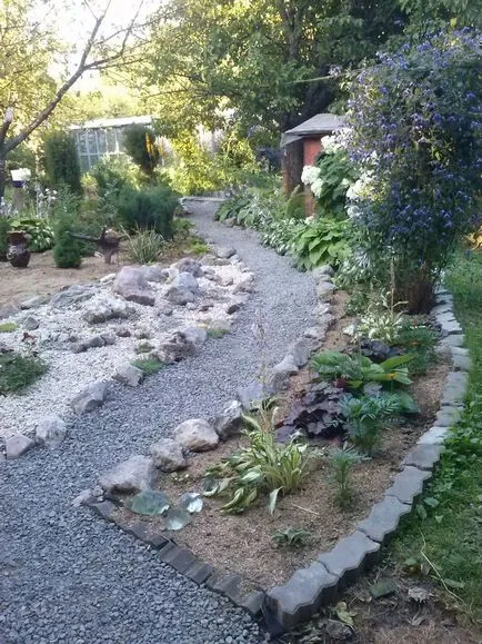 Ca improvizat posibil pentru a decora zona suburbană (foto)