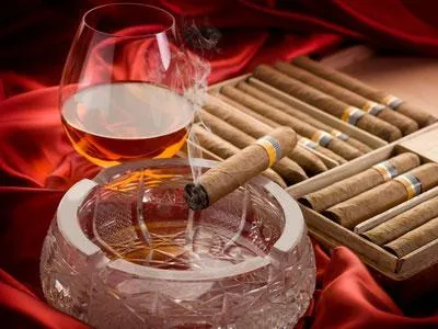 Țigări de foi de fum conform decal (cum ar fi trabucuri fumat trabucuri dominicane trabuc cubanez) Cum de a fuma trabucuri, în conformitate cu eticheta