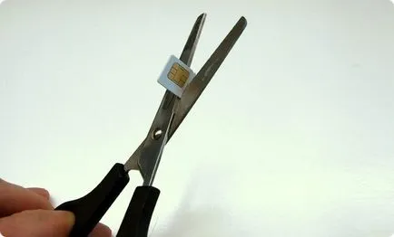 Ca nano-SIM pentru a face - cum să taie cartela SIM pentru iPhone - ayviki (iPhone) Ca nano-SIM pentru a face - cum să taie cartela SIM pentru iPhone - ayviki