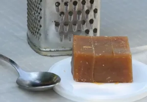Cum de a albi detergent de plastic îngălbenite, peroxid de hidrogen, foto și video