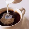 Cum de a crește conținutul de grăsime al laptelui matern la mamele care alăptează, care alimente pentru a mânca (hrănire) Cum de a crește conținutul de grăsime al laptelui matern la mamele care alăptează, care ar trebui să fie consumate alimente