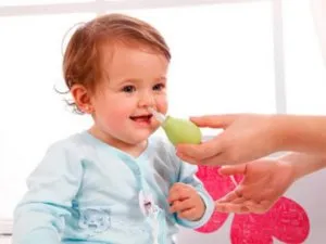Cum să se spele pregătirea nas care alăptează copilul și procedura de spălare (secreții nazale la sugari) Cum să se spele procedurile de pregătire și de spălare care alăptează nas pentru copii