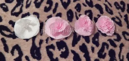 Cum sa faci un buchet de flori din șervețele de hârtie cu mâinile lor