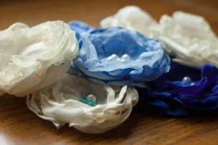 Cum sa faci flori din servetele (face flori de hârtie ondulat) Cum sa faci flori din șervețele