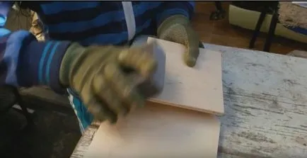 Cum sa faci o Birdhouse propriile sale mâini făcute de desene și dimensiuni de lemn și resturi de materiale pe o fotografie