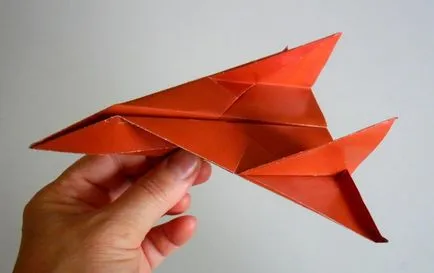 Cum sa faci un avion de hârtie Cum sa faci un avion de hârtie