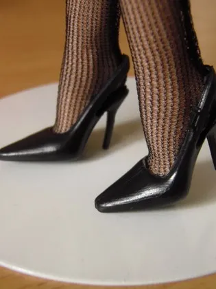 Cum de a face pantofi pentru papusi Barbie Cum de a face pantofi pentru papusi Barbie