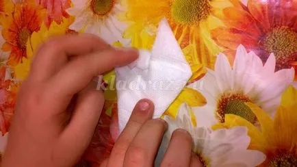 Cum sa faci o floare de la servetele cu mâinile lor în etape, cu fotografii pentru începători