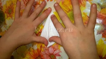 Cum sa faci o floare de la servetele cu mâinile lor în etape, cu fotografii pentru începători