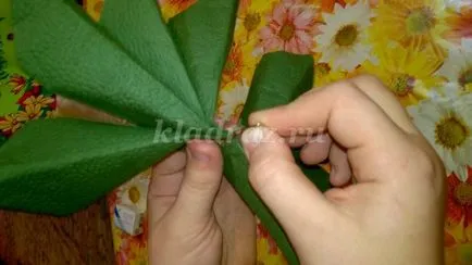 Cum sa faci o floare de la servetele cu mâinile lor în etape, cu fotografii pentru începători