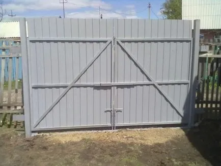 Cum de a face poarta foii trapezoidală cu mâinile sale - instrucțiuni cu fotografii (poarta) Cum de a face poarta foii trapezoidală cu mâinile sale - instrucțiuni cu fotografii