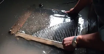 Cum de a stabili o scurgere radiator cu mâinile video (radiator) Cum de a stabili un radiator de scurgere video mâini