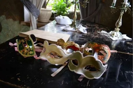 măști de carnaval, cu propriile sale mâini