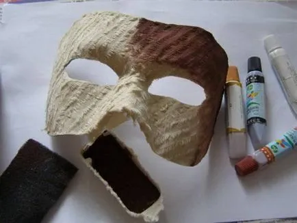 măști de carnaval, cu propriile sale mâini realizate din papier-mache