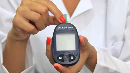 Controlul de zahar glucometru sânge în home video (glucometru) Controlul contor de glucoza din zahar din sange la domiciliu, video