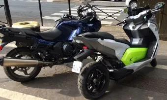 Motocicleta sau scuter este totul despre motociclete (scuter) Motocicleta sau scuter este totul despre Moto