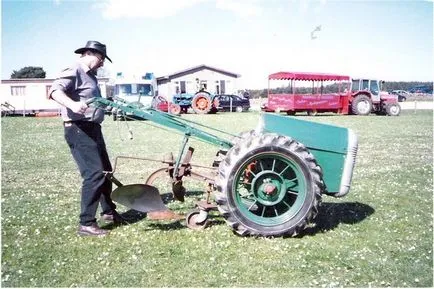 Motocultor și mini-tractor la ferma, care este principalul motocultor walk-in spatele tractoare clase (economie) Motocultor și mini-tractor la ferma, care este principalul motocultor walk-in spatele tractoare clase