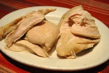 Cu conținut caloric scăzut de pui fiert nu se va adăuga kilograme