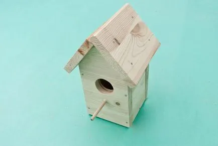 Birdhouse cu desenul lor mâini Birdhouse cu desenul lor mâini