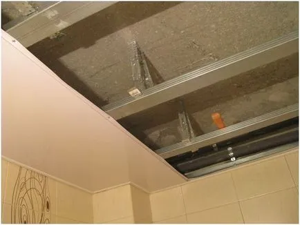 Finisarea tavanul cu panouri din plastic, cu instrucțiuni sau mâinile video - portalul de construcție
