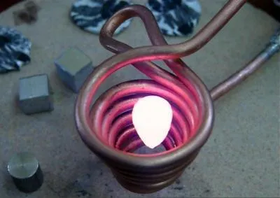 cuptor cu inducție cu ansamblul lor circuit de mâini