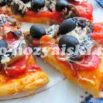 Pizza cu ciuperci si rosii reteta Pizza cu ciuperci si rosii reteta