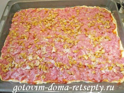 carne Pizza cu ciuperci și roșii (roșii) Pizza carne cu ciuperci și roșii