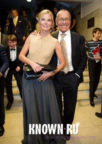 De ce Julia Vysotsky a divortat de prima soțul ei (divorțat Julia Vysotsky) De ce Yuliya Vysotskaya divortat primul ei sot